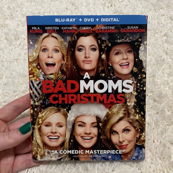 NEW A Bad Moms Christmas (Blu-ray + DVD + Digital) - Picture 3 of 11